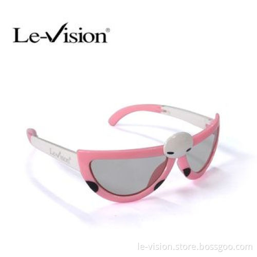 Foldable Polarized 3D Glasses for Passive Cinema System